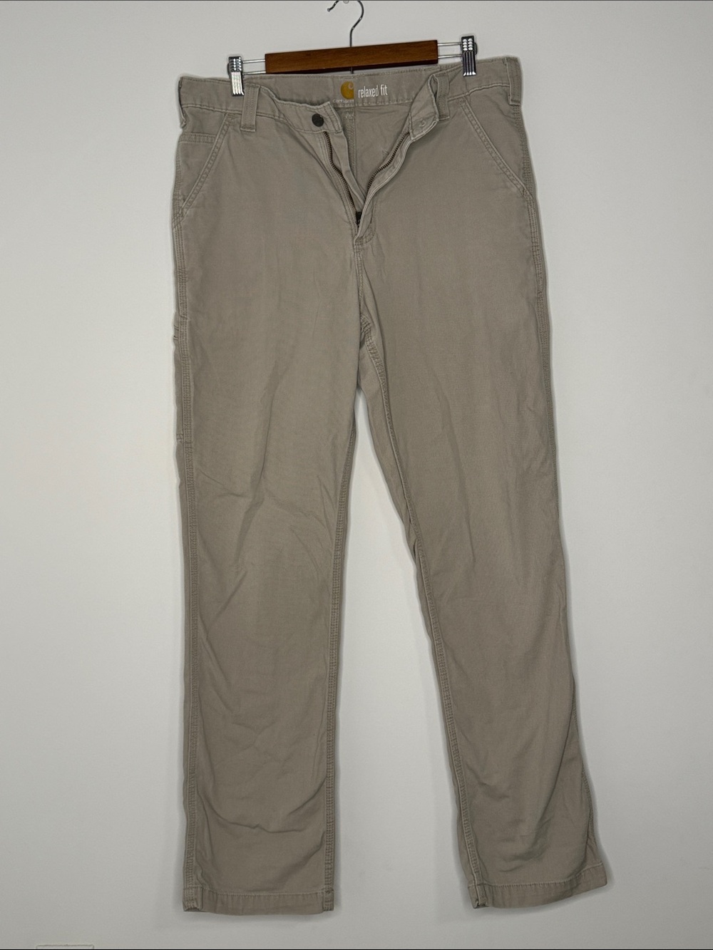 Carhartt Men's Relaxed Fit in Khaki Tan
